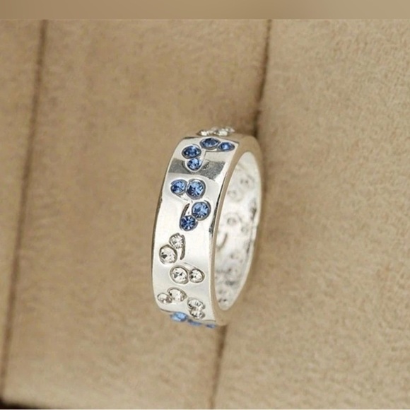 Butterfly blue rhinestone band ring size 8 - Picture 2 of 3